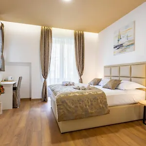 Luxury Fetivi Pensión Split